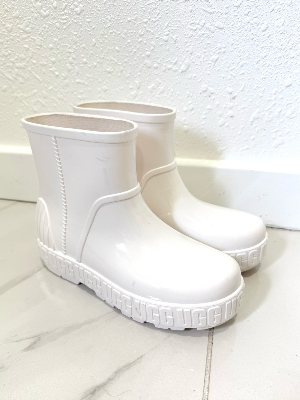 UGG Kids Drizlita White Waterproof Short Rain Boots 5T